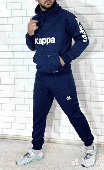 Мужской спортивный костюм