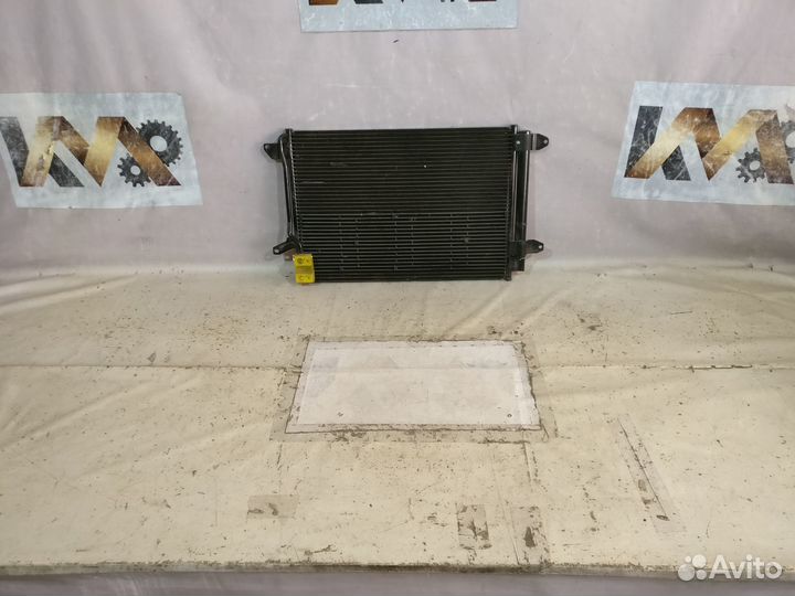 Фольцваген Джета 2011- Радиатор кондиционера 17589