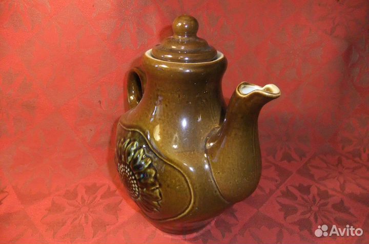 Керамика СССР (чайник, ваза, сахарница+2 кружечки)