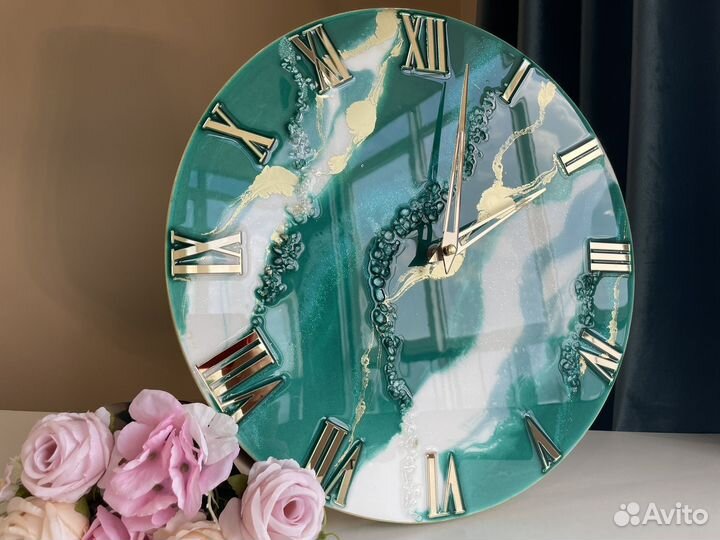 Часы в в ассортименте из эпоксидной смолы в наличи