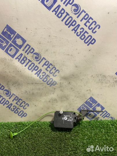 Активатор лючка бензобака Bmw 750I седан 4.8