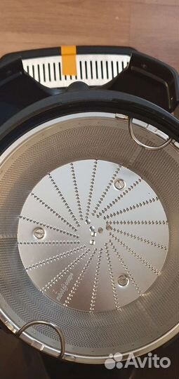 Новая соковыжималка Robot Coupe J 100