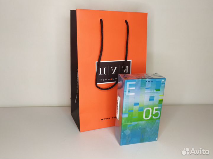 Escentric Molecules Escentric 05