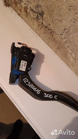 Педаль газа Chrysler 300c 5.7