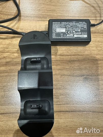 Sony Зарядное станция на 2 геймпада Dualshock 4