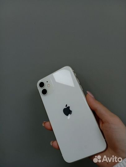 iPhone 11, 64 ГБ