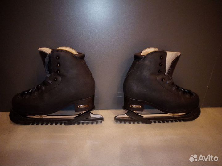 Фигурные коньки risport