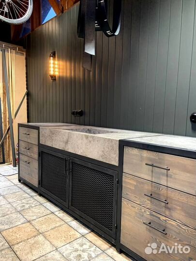 Кухня из дерева в стиле лофт