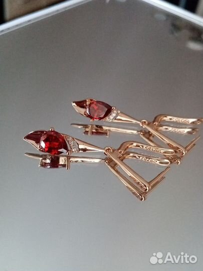 Серьги с гpанатoм покрытие 30Л0T0