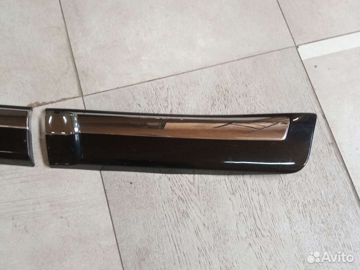 Молдинг двери левая toyota land cruiser 200 12-15г