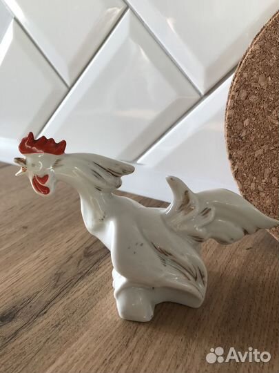 Статуэтка фарфор