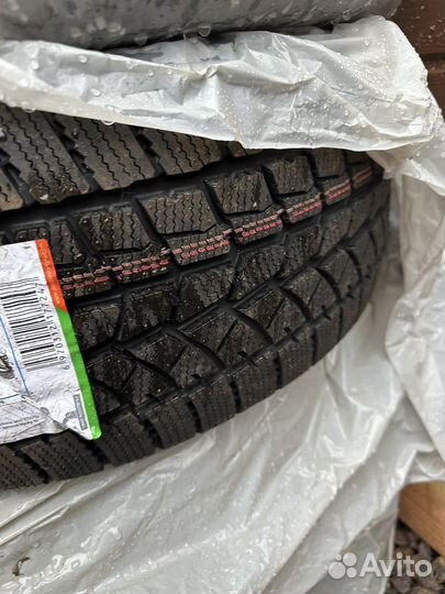 DoubleStar DW02 235/45 R18 94T