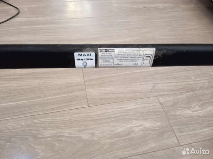 Турник настенный