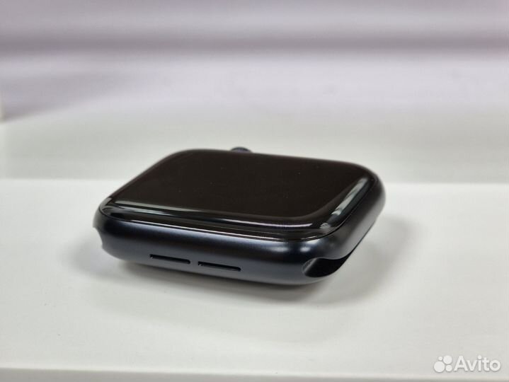 Часы Apple Watch SE Gen2 - 44 мм