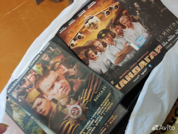 Видео кассеты и двд диски