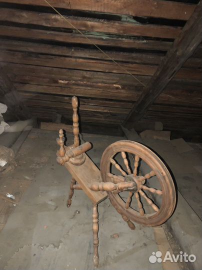 Прялка старинная С колесом В хорошая с чердака