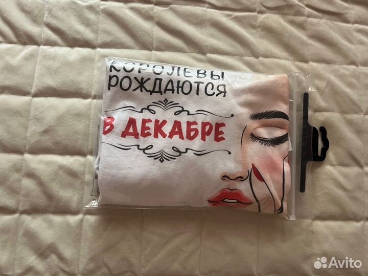 Новая футболка S Королевы рождаются в декабре