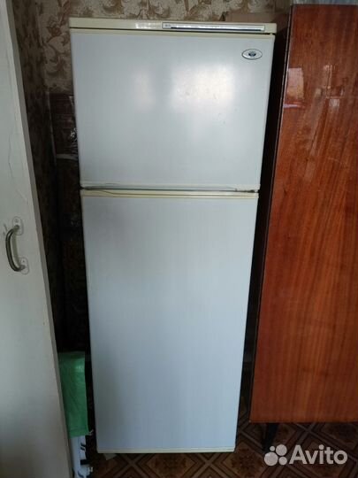 Холодильник атлант бу продам