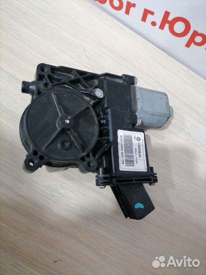 Мотор стеклоподъёмника Шевроле Круз