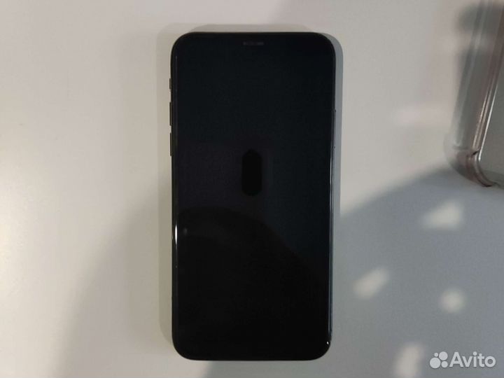 Телефон iPhone 10