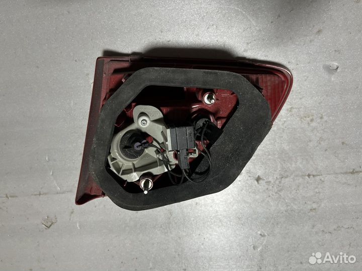 Задний фонарь левый volkswagen passat b7