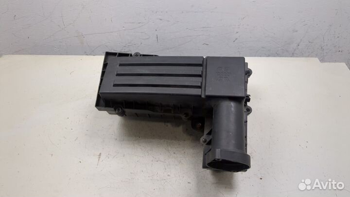 Корпус воздушного фильтра Volkswagen Caddy