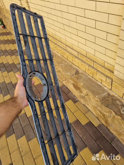 Решотка родиатора на авенсис