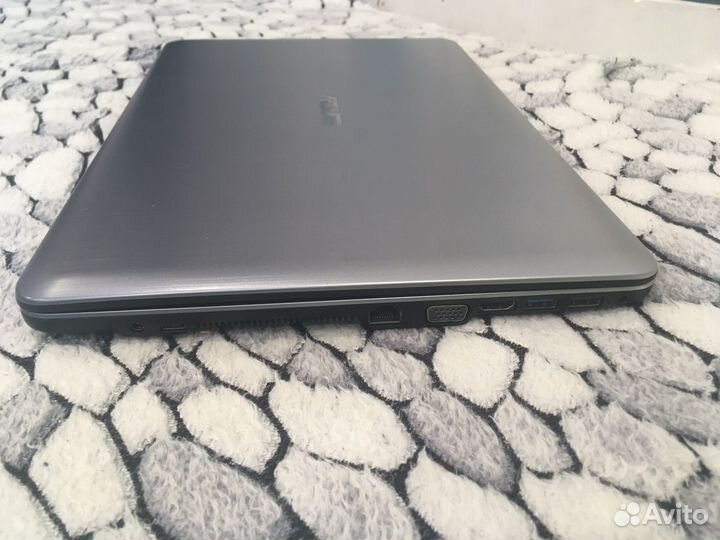 Ноутбук asus
