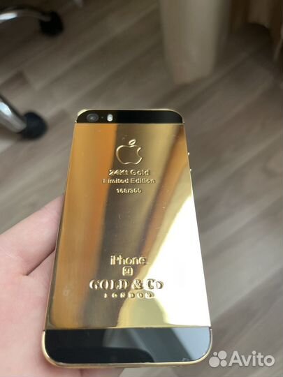 iPhone SE, 64 ГБ