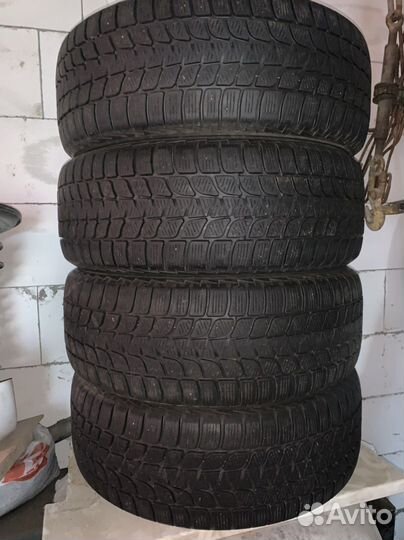 Bridgestone Blizzak LM-25 235/60 R17