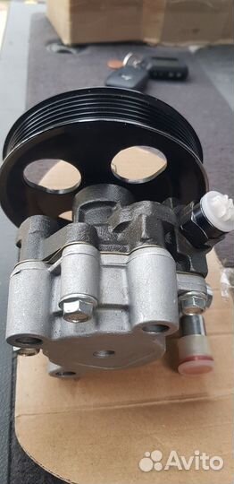 Продам насос гур (тойота сиквоя, тундра 4.7)