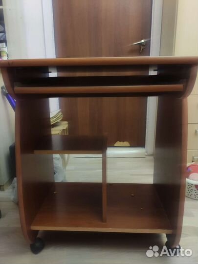 Компьютерный стол