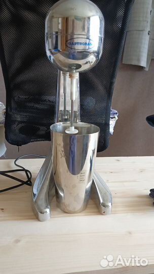 Шейкер для коктейлей электрический