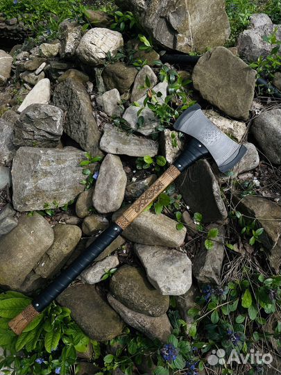 Топор двусторонний