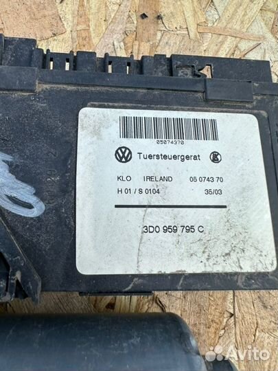 Моторчик стеклоподъёмника задний левый Volkswagen