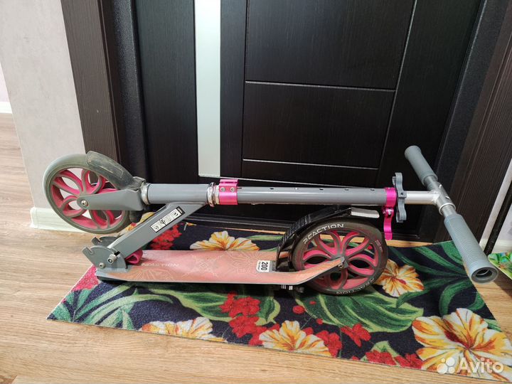 Самокат reaction 200