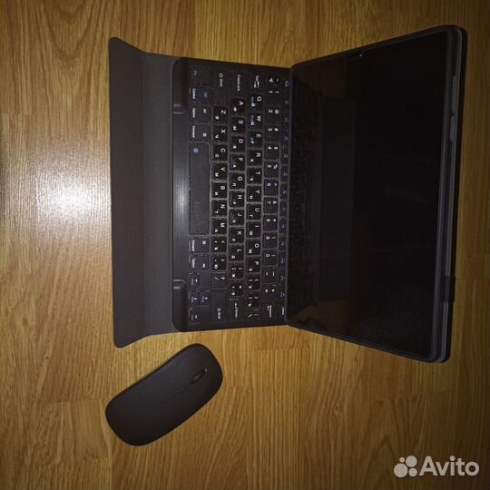 Планшет с клавиатурой, мышью в чехле Lenovo