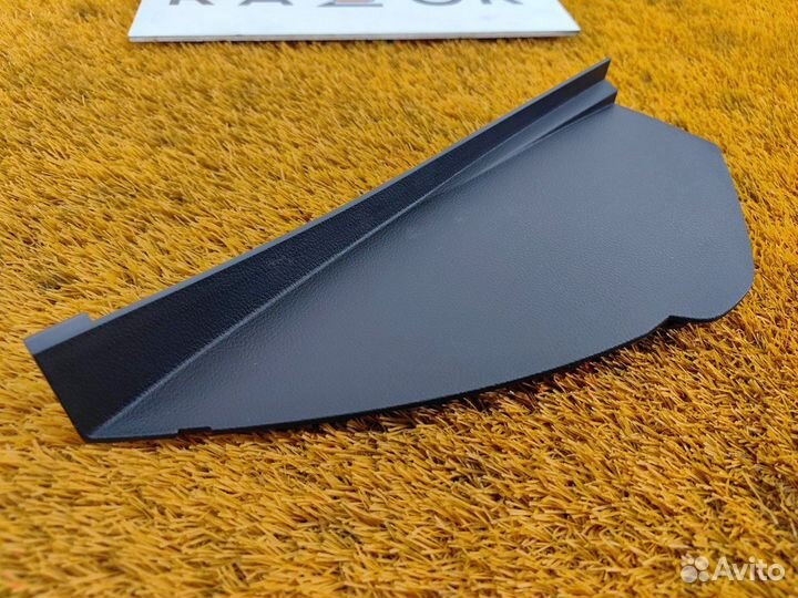 Накладка на торпедо передняя левая Geely Coolray