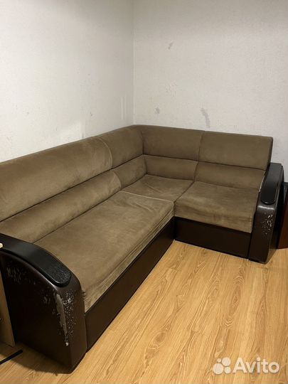 Угловой диван