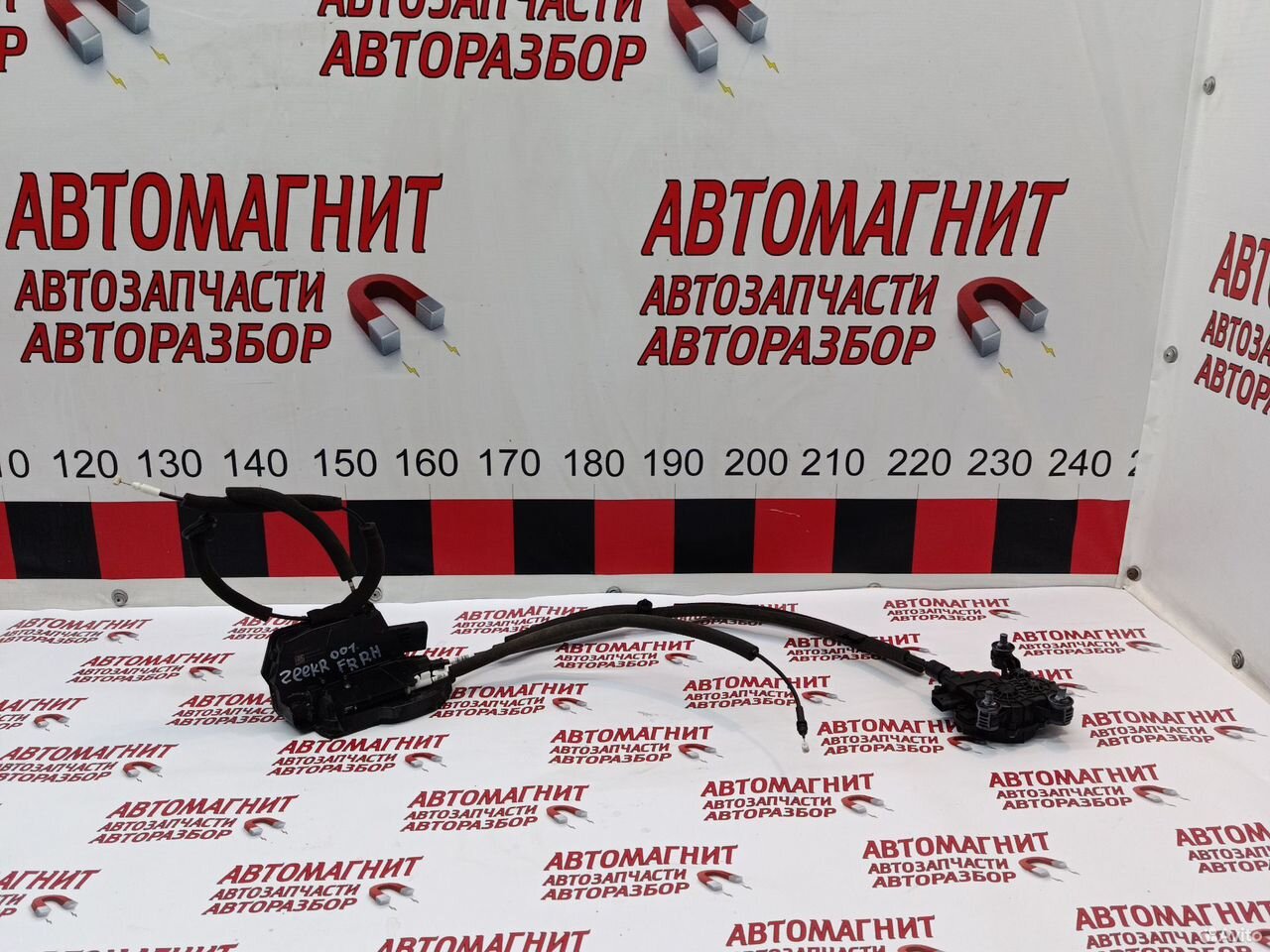 Замок двери передней правой Zeekr 001 рест