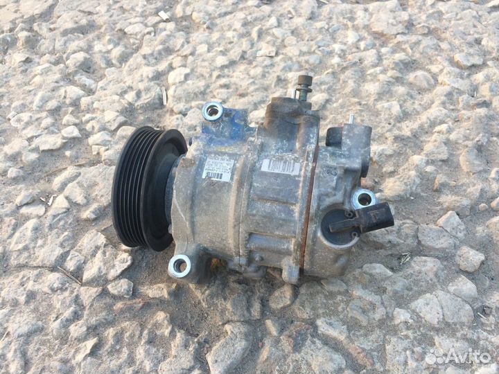 Компрессор кондиционера 8j0260805