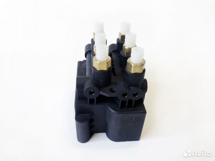 Блок клапанов пневмоподвески Audi A8 D5 4N 50 TDi