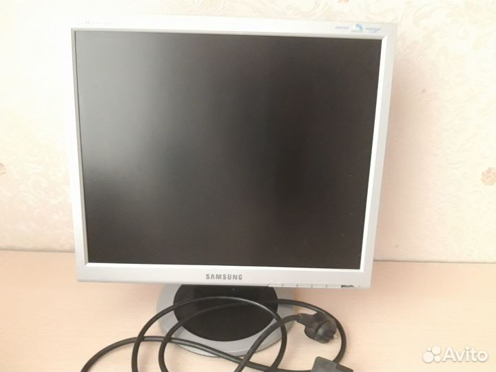 Монитор Samsung suncmaster 710N