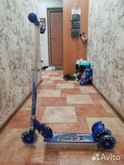 Продом детский трёхколёсный самокат б/у