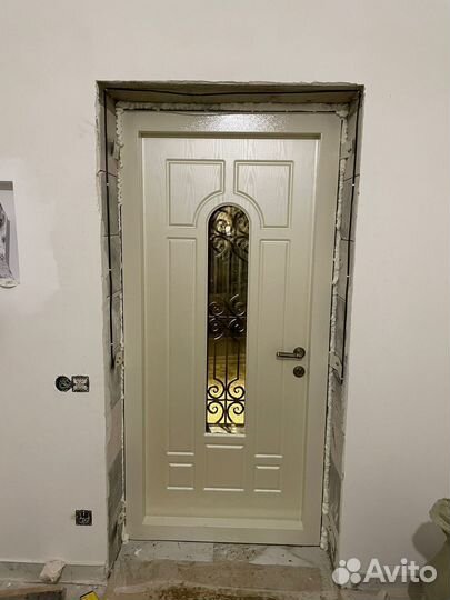 Дверь входная уличная с терморазрывом