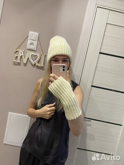 Шапка и митенки (ручная работа)