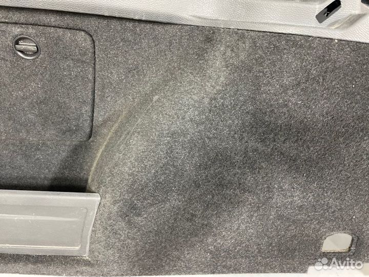 Обшивка багажника левая Volkswagen Passat Variant