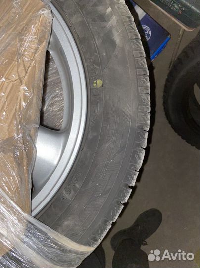 Yokohama Ice Guard IG55 215/55 R16