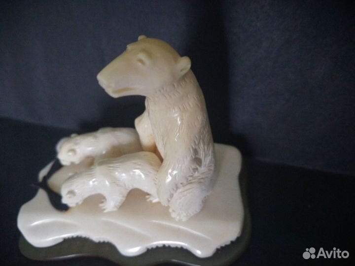 Фигурки из рога и кости