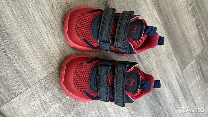Кроссовки детские